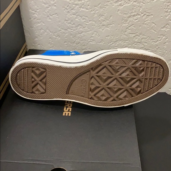 $145 Retail Sizes 5-7.5 Women High tops - Picture 5 of 5